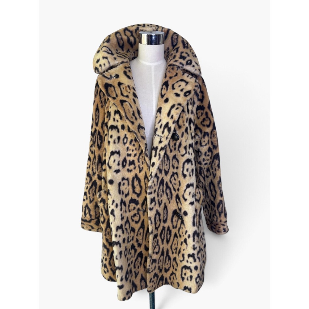 1960s Vintage Leopard Print Statement Coat with Oversized Collar M